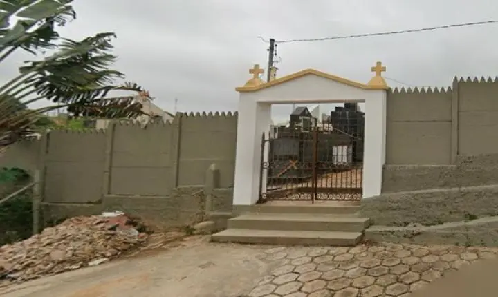 Servidor denunciado por cobrança indevida de R$ 500 em cemitério de Minas Gerais