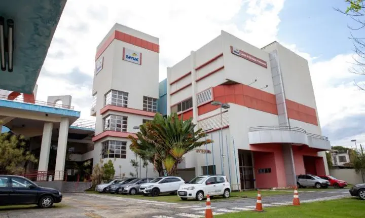 Sesc e Senac Goiás lançam processos seletivos para vagas em Luziânia, Goiânia, Anápolis e Caldas Novas