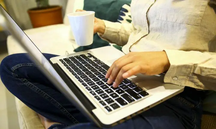 Maioria dos brasileiros teme comprar medicamentos pela internet, aponta pesquisa