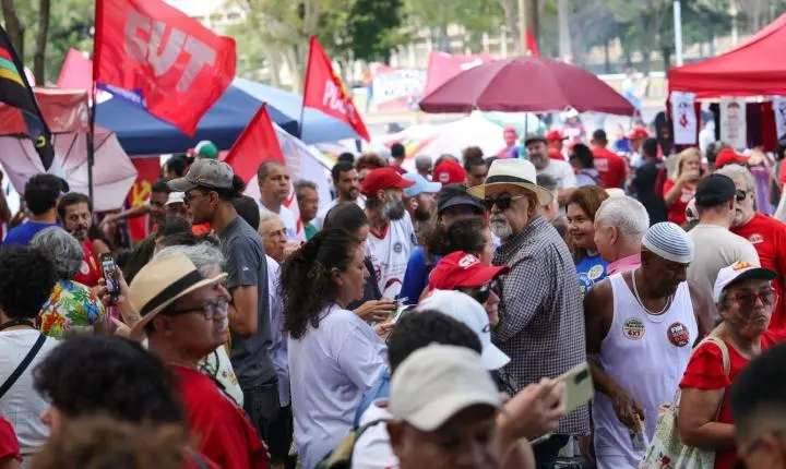 Sindicatos promovem manifestação pelo direito ao descanso e contra a escala 6x1