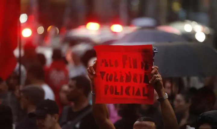 O sistema de segurança pública no Brasil ainda reflete a ditadura, aponta especialista