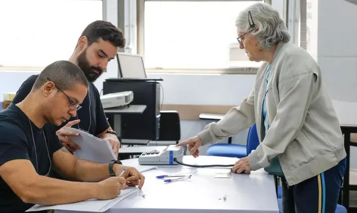 TRE-SP substitui 251 urnas eletrônicas durante o primeiro turno das eleições