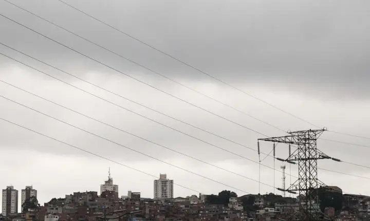 Defesa Civil de São Paulo emite alerta para temporais e queda de temperatura