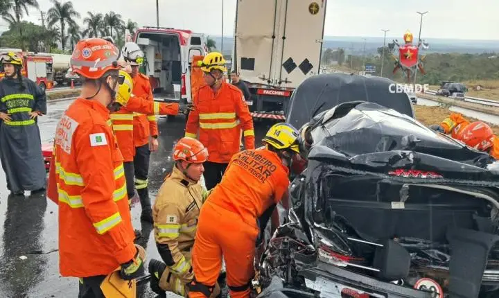Mãe e bebê de quatro meses escapam de grave acidente na BR-020