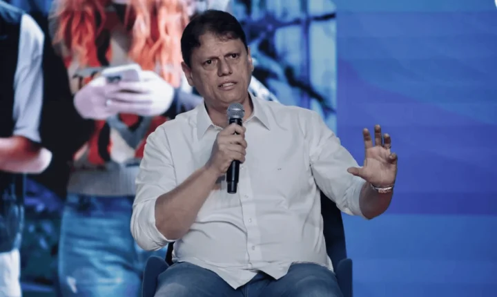 Tarcísio promete expandir Provão Paulista e reformular carreiras nas Etecs