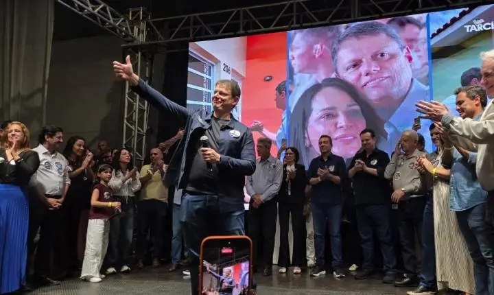 Tarcísio de Freitas classifica como ridícula acusação de propina de Vorcaro