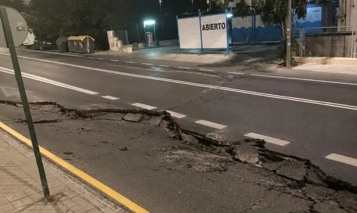 Um forte terremoto na Espanha atinge a província de Granada e causa danos estruturais