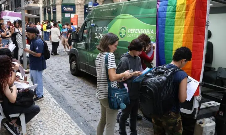 Marcha trans ocupa o Rio de Janeiro em ato pela democracia e por direitos
