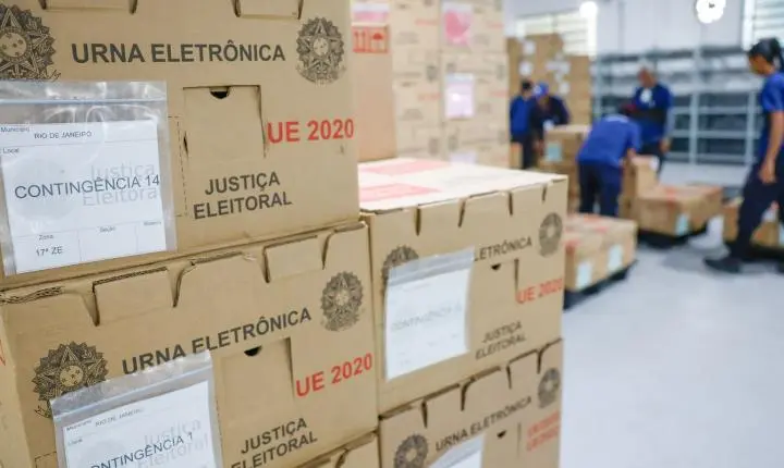 Tribunais distribuem urnas eletrônicas e preparam sessões para votação