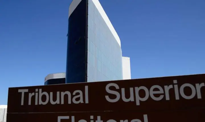 TSE determina que filiação de Flávio Bolsonaro ao PL seja restabelecida