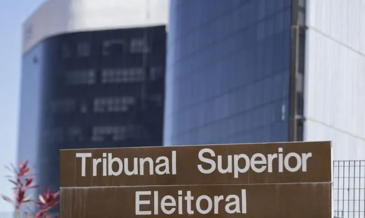 TSE divulga acórdão que torna Cláudio Castro inelegível até 2030