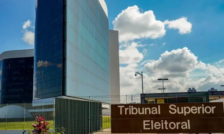 TSE busca alinhamento sobre o uso de IA nas eleições em reunião entre ministros