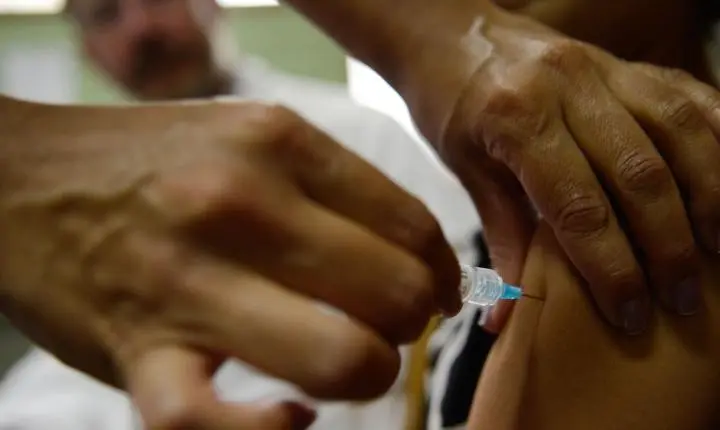 Vacinação contra o HPV para adolescentes de 15 a 19 anos é estendida até dezembro
