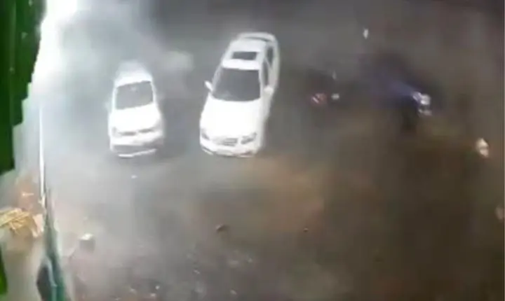 Temporal no Paraná causa estragos, levanta carro e destelha catedral