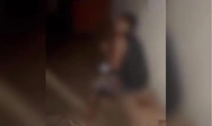 Homem endividado com agiotas presos é submetido a cobrança violenta em vídeo