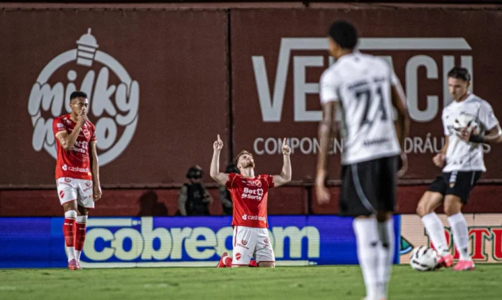Vila Nova vence o Ceará por 2 a 0 e cola no topo da tabela da Série B