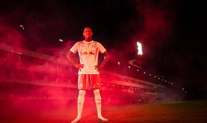 Red Bull Bragantino anuncia contratação do atacante Wallace Yan, ex-Flamengo