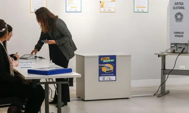 Eleições em São Paulo começam com tranquilidade e poucas filas na zona sul