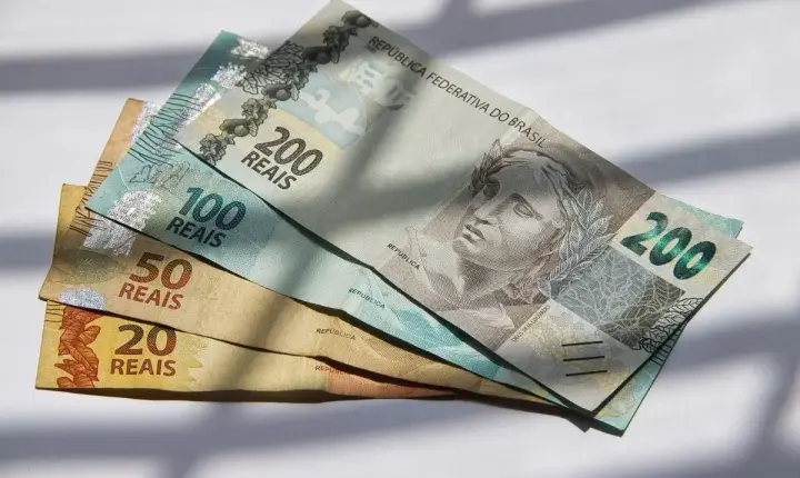 Justiça condena quatro réus por lavagem de dinheiro em esquema do PCC
