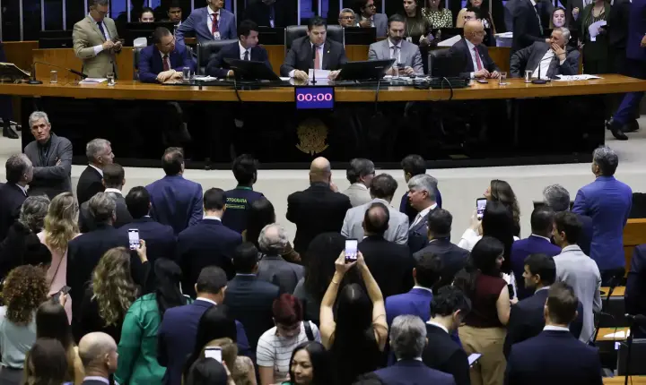 Davi Alcolumbre marca votação da PEC do fim da escala 6x1 no Senado