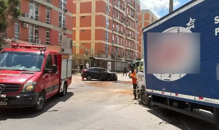 Acidente de trânsito no DF deixa motorista ferido e via interditada