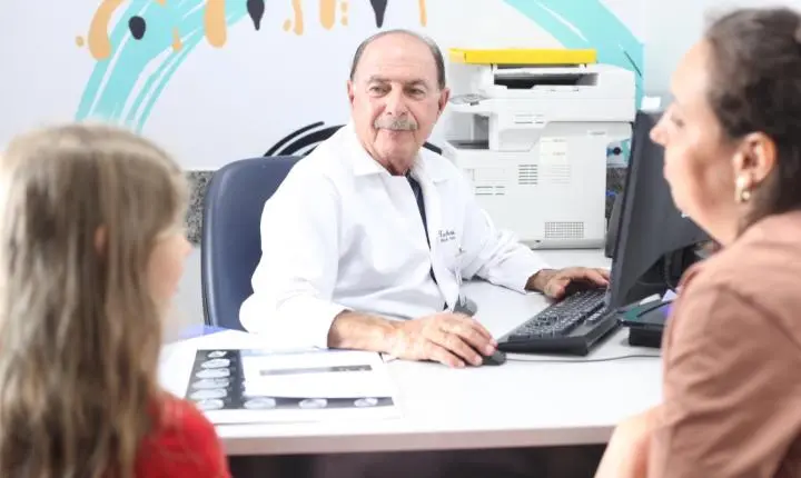 Zacharias Calil quer buscar recursos para hospitais em Goiás e no Entorno